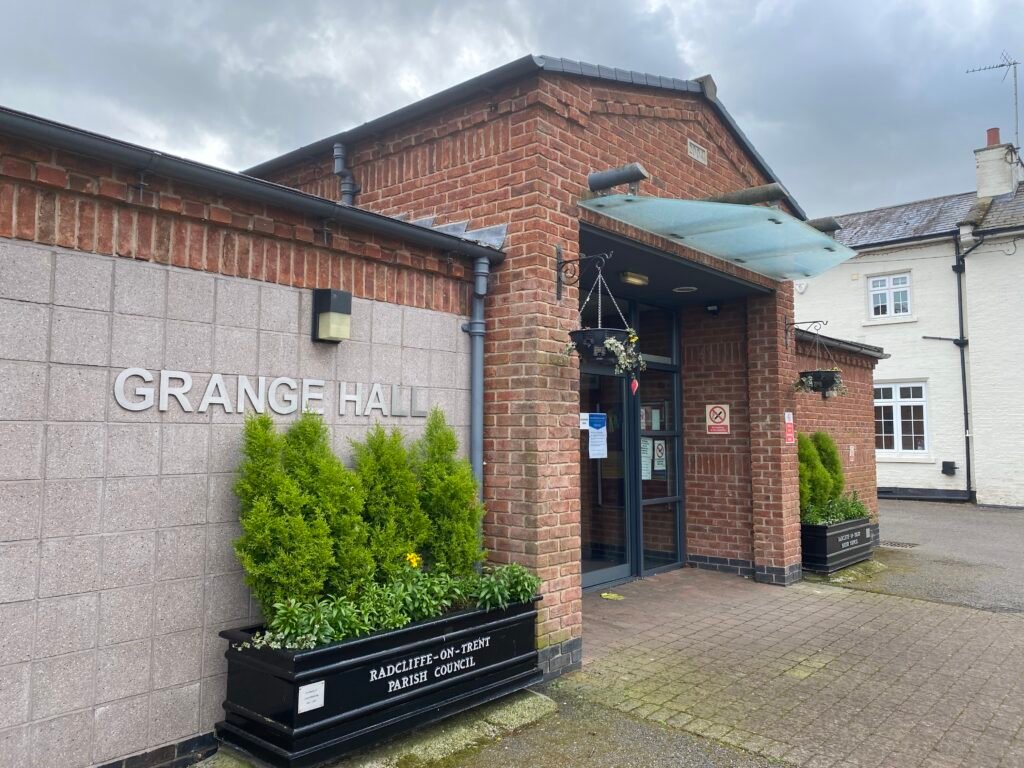 rot grange hall door